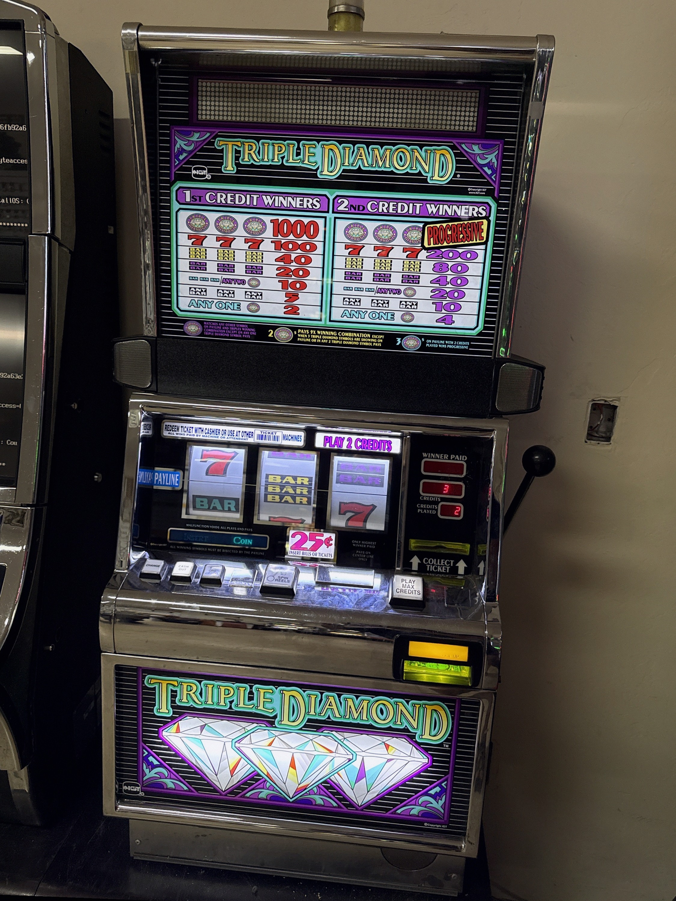 IGT S2000 Triple Diamond 3-Reel Machine